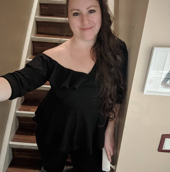 Meet your Posher, Edith - Picture 1 of 1